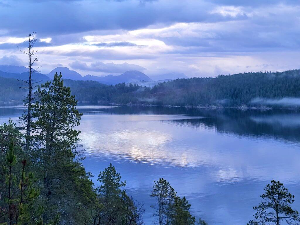view-from-quadra-island-bold-point-to-read-island